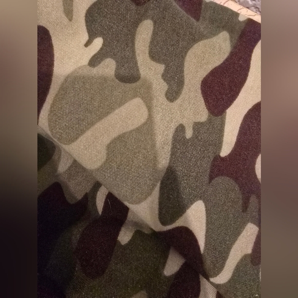 Camouflage Print Sweatpants 14/16 - Picture 6 of 7